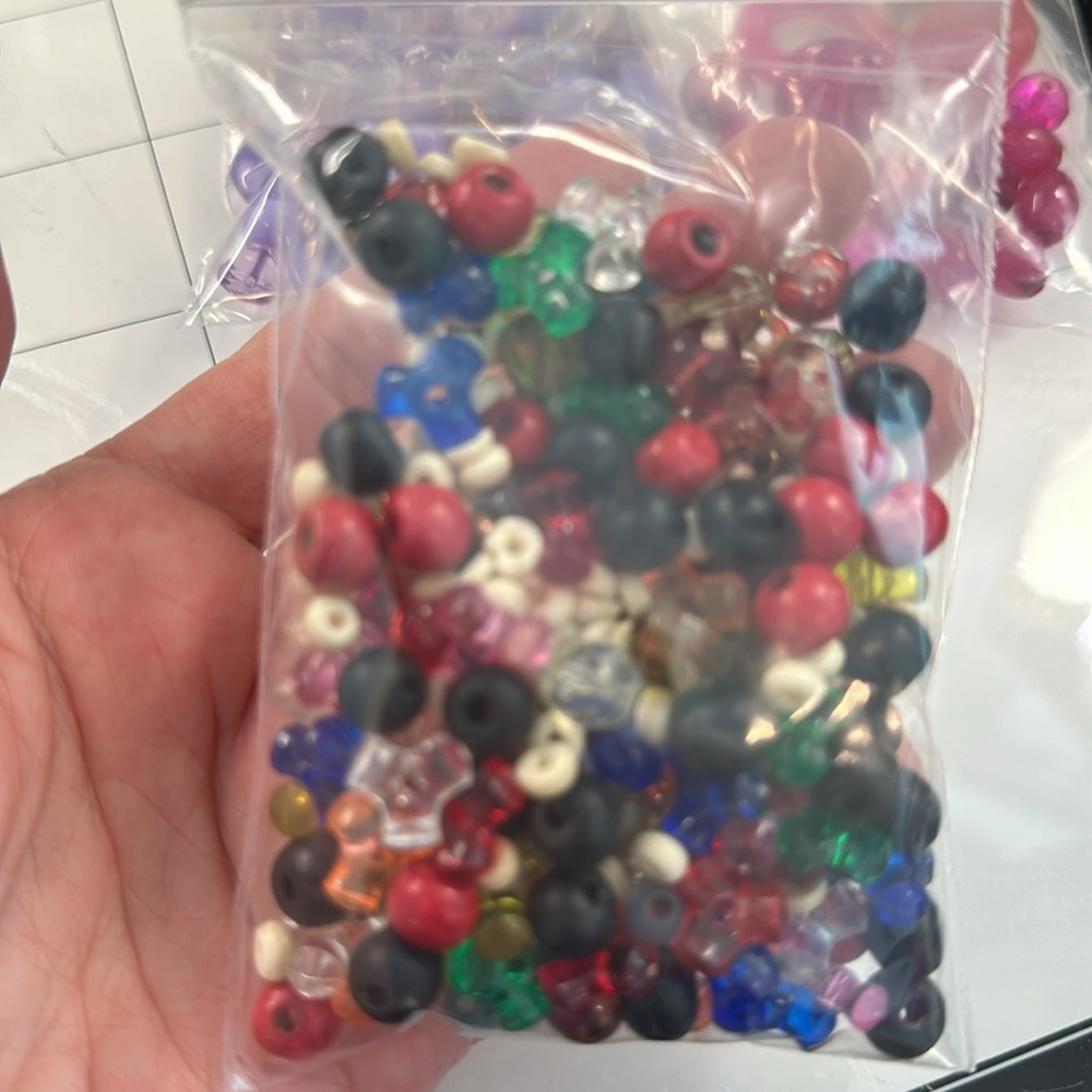 Bags of beads - Picture 3 of 5